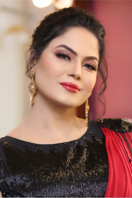 Veena Malik Criticized For Her Confused Explanation Regarding Religion