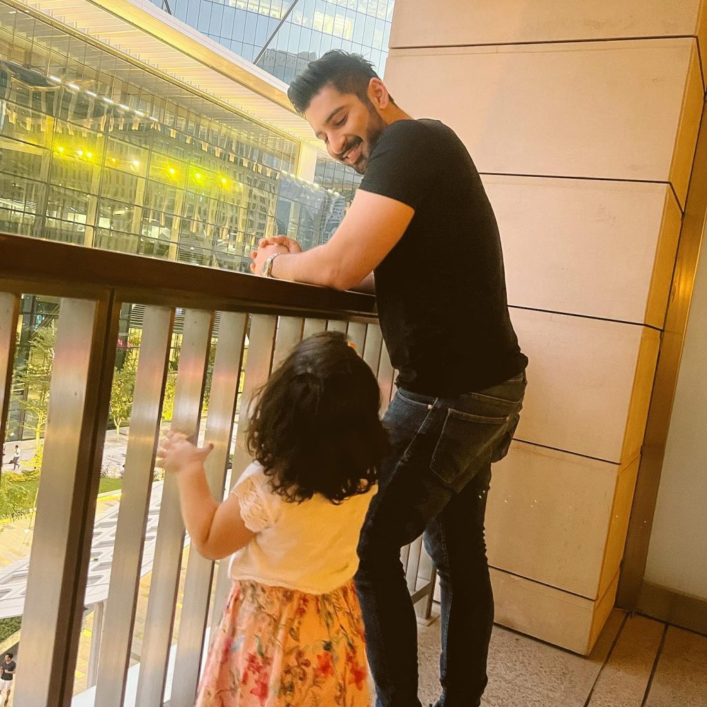 Aiman Khan And Muneeb Butt Vacation In Dubai