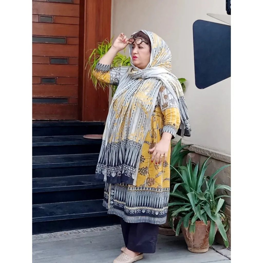 Here Is Why Hina Dilpazeer Cried On The Set Of Bulbulay