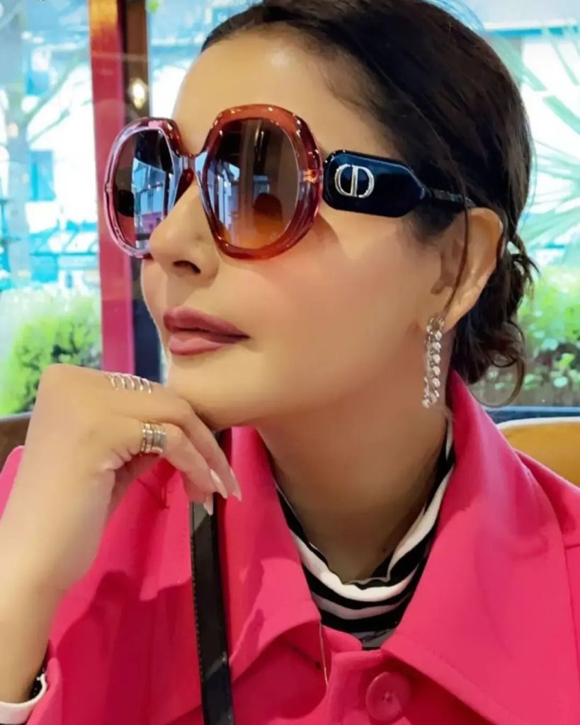 Nida Yasir Vacationing In UK with Husband Yasir Nawaz