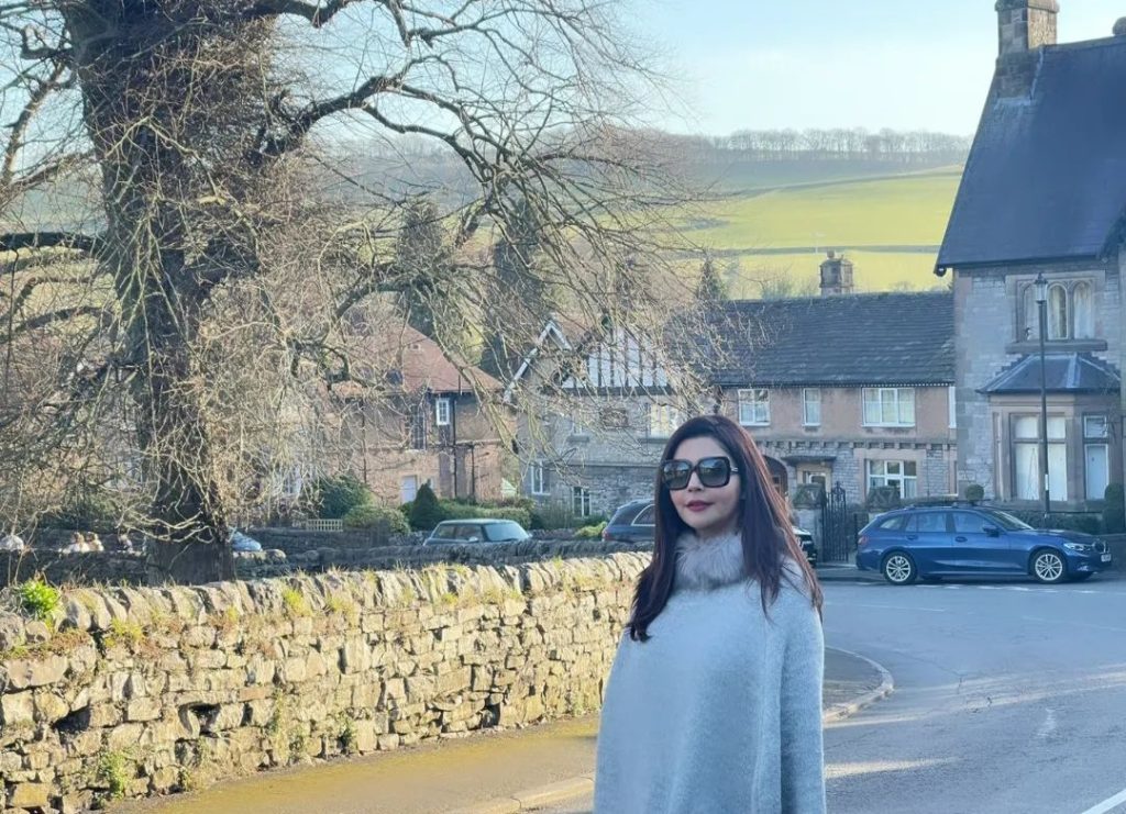 Nida Yasir Vacationing In UK with Husband Yasir Nawaz