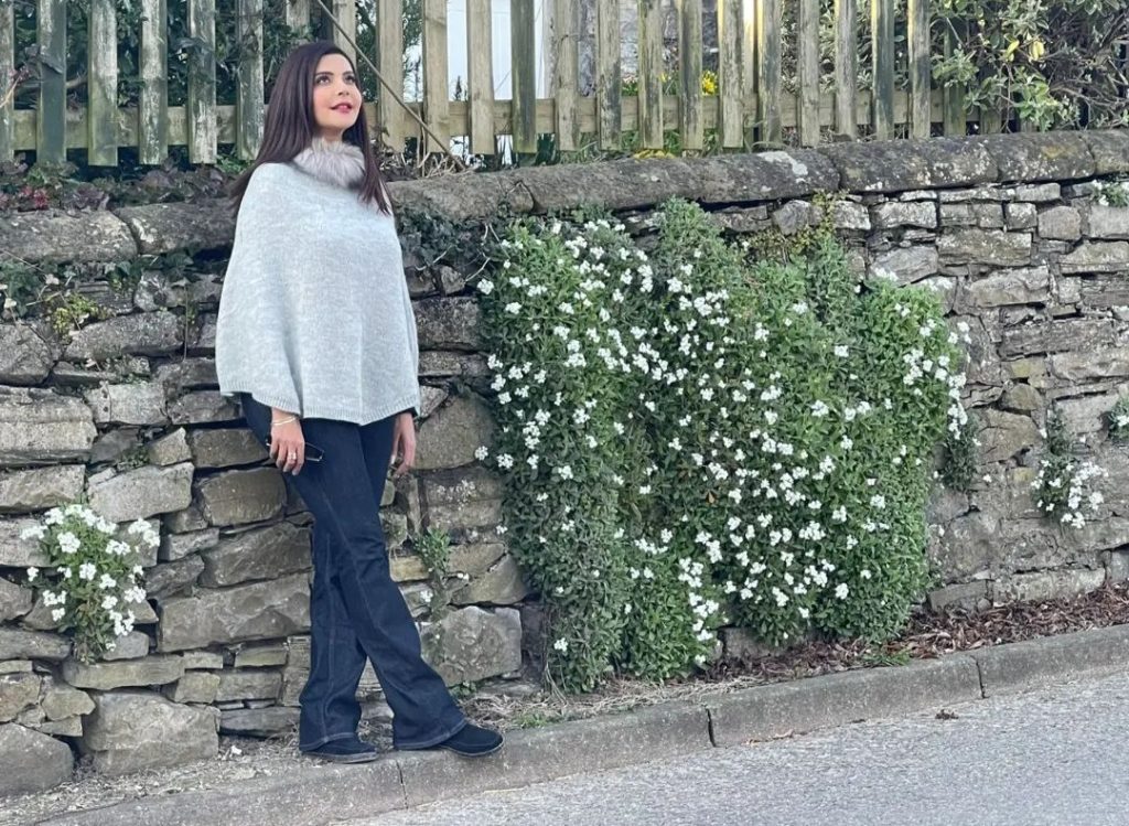 Nida Yasir Vacationing In UK with Husband Yasir Nawaz