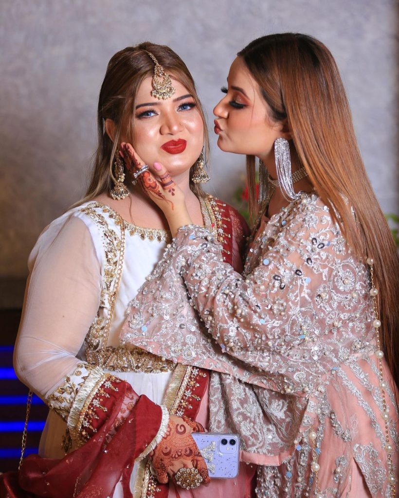 Tiktoker Rabeeca Khan's Beautiful Family Pictures