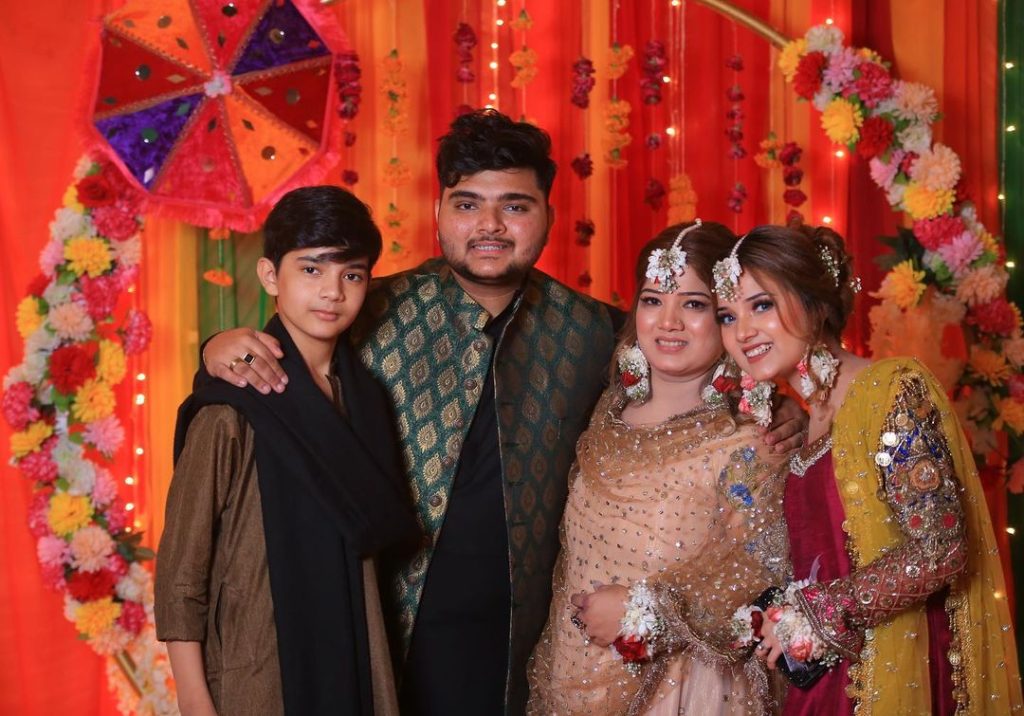 Tiktoker Rabeeca Khan's Beautiful Family Pictures
