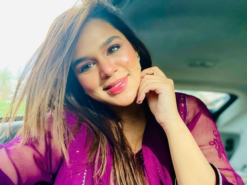 Mommy To Be Actress Zohreh Amir's Latest Pictures