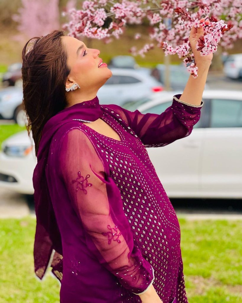 Mommy To Be Actress Zohreh Amir's Latest Pictures