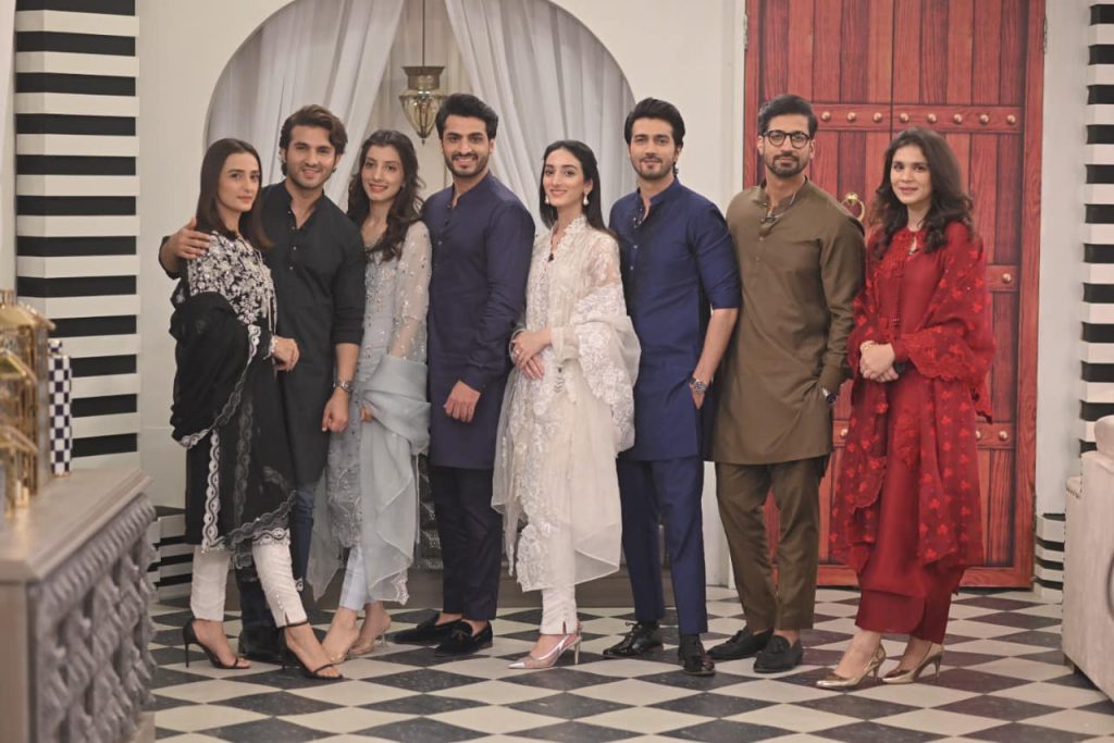 Sheikh Family And Shahroz Sabzwari With Their Cousins At GMP Shan-e-Suhoor