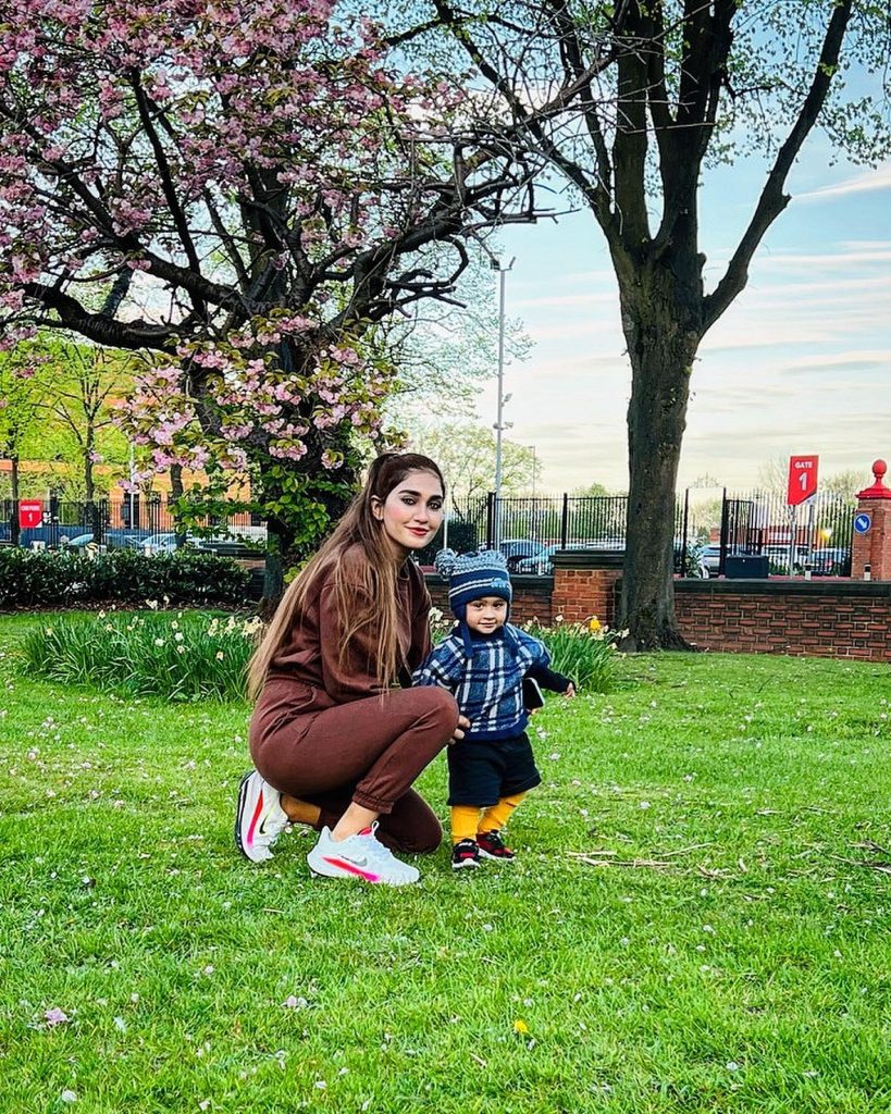 Hassan Ali New Family Pictures From United Kingdom