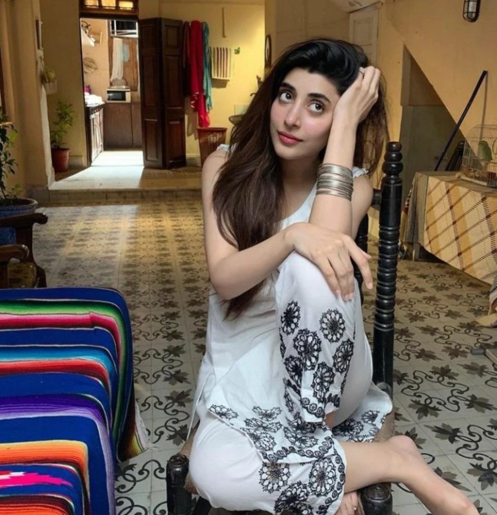 Urwa's Reaction to Fans' Questions About Farhan Saeed