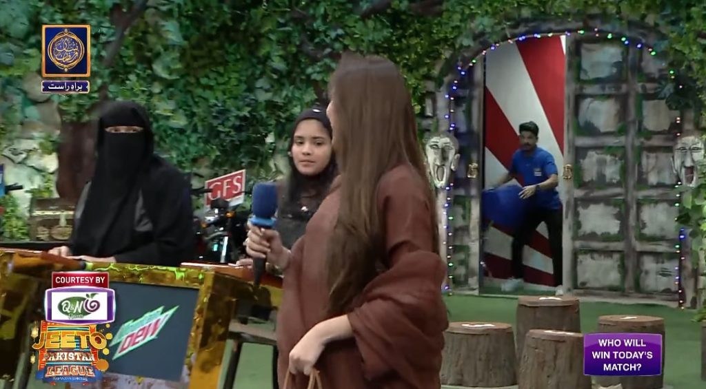 Shahroz Sabzwari Hints At Sadaf's Pregnancy in Jeeto Pakistan