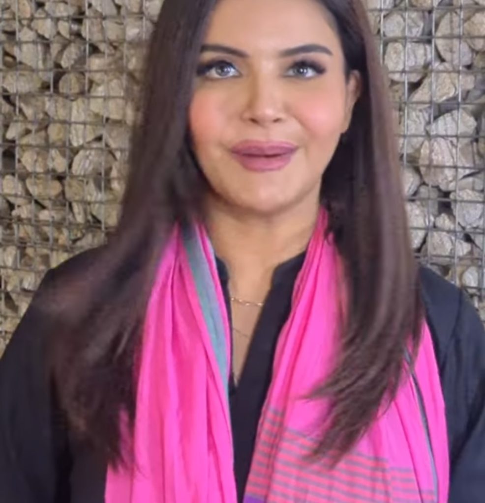 Nida Yasir's Lip Fillers Criticized by Public