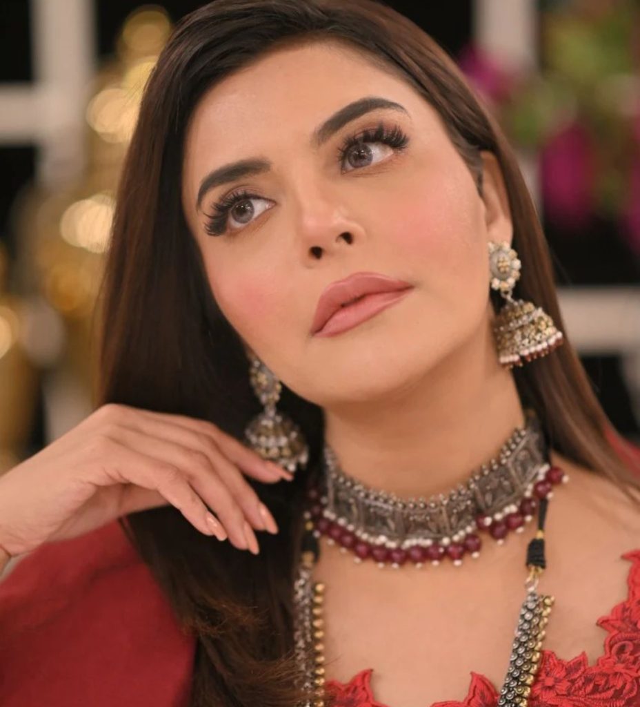 Nida Yasir's Lip Fillers Criticized by Public