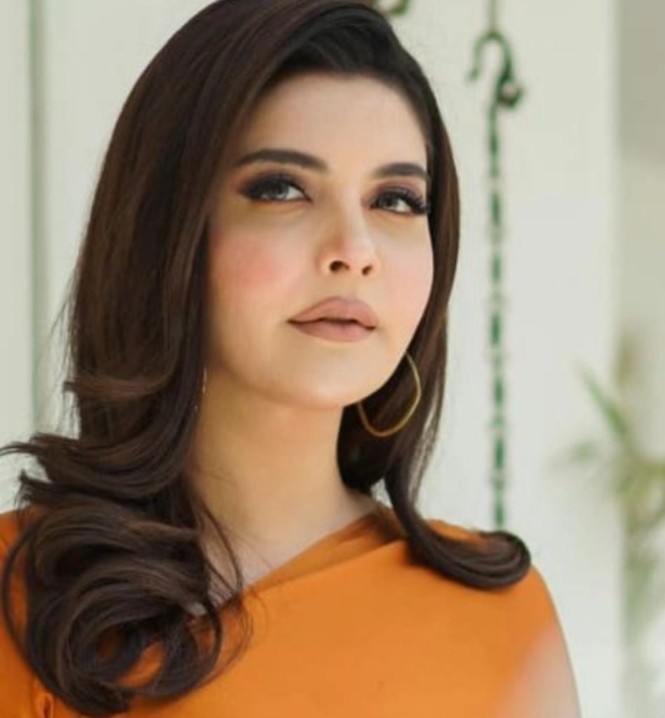 Nida Yasir's Lip Fillers Criticized by Public