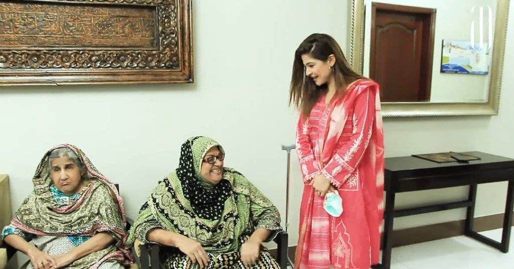 Ayesha Omar's Act Of Kindness in Ramadan Wins Hearts