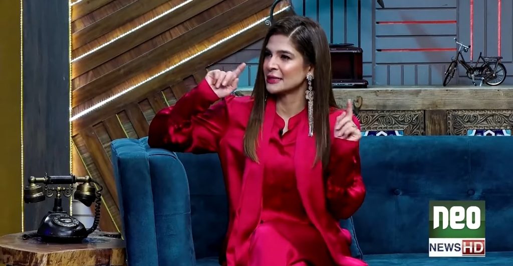 Netizens School Nauman Ijaz For His Uncomfortable Cross Questioning With Ayesha Omar