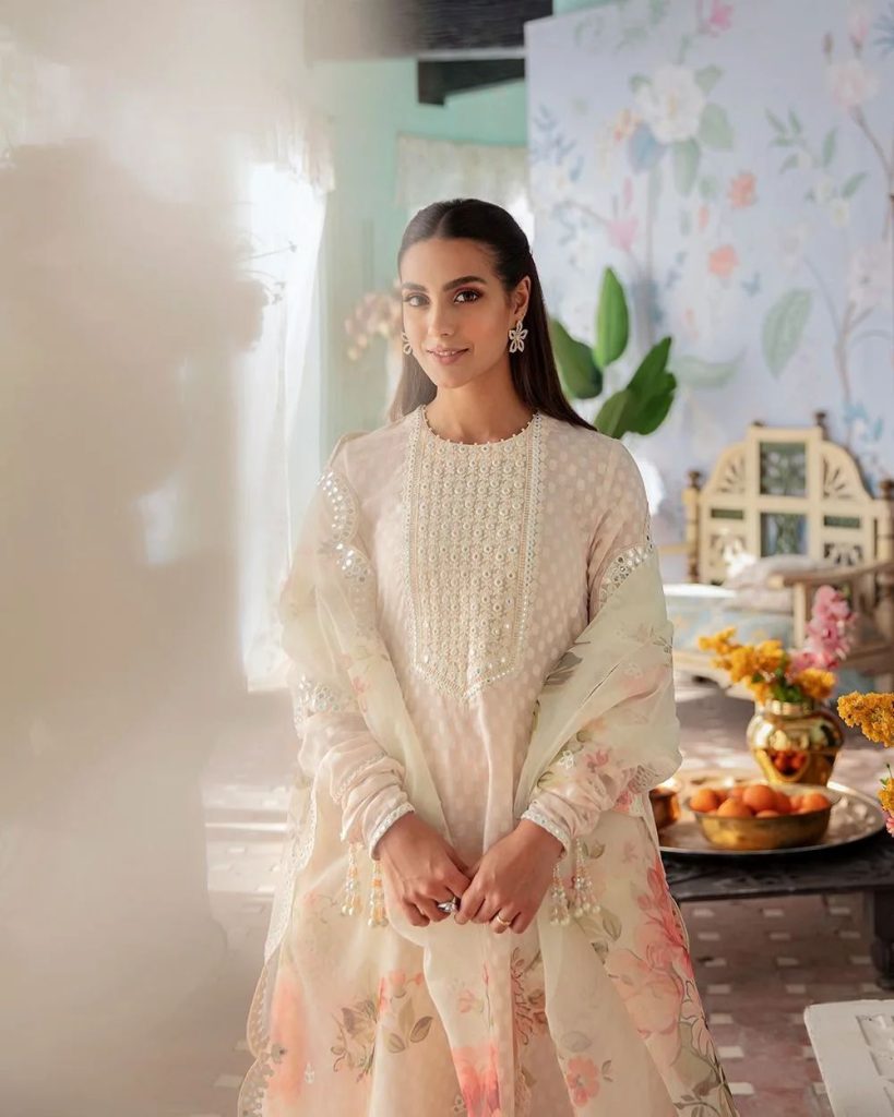 Cross Stitch Eid Collection’22 Featuring Iqra Aziz Reviewit.pk