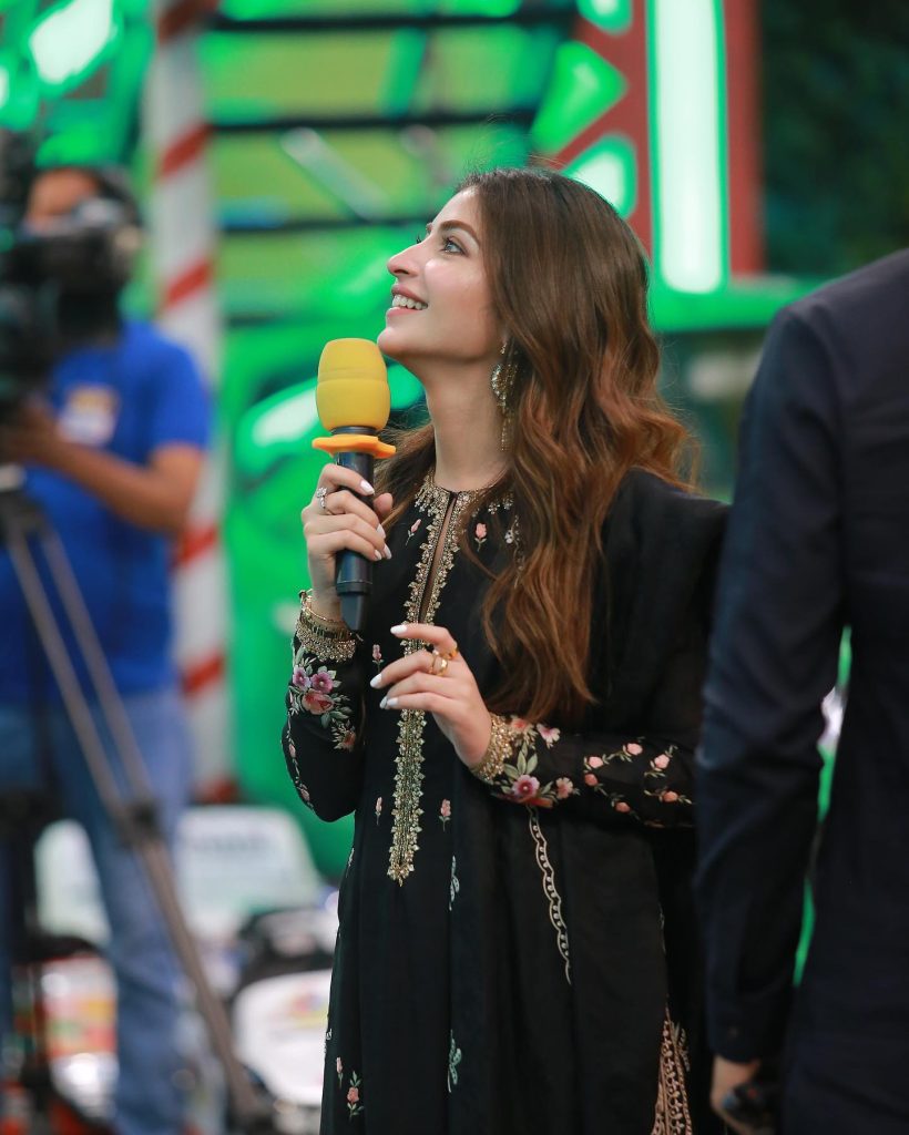 Shehroz Sabzwari, Sadaf Kanwal And Kinza Hashmi's Clicks From JPL