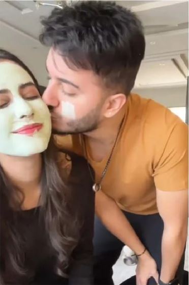 Shahveer Jafry’s Latest PDA Filled Picture With Wife - Public Criticism