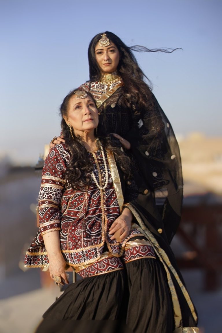 Deeba Rizvi How Madiha Rizvi Felt As A Child Watching Her Mother In Films | Reviewit.pk