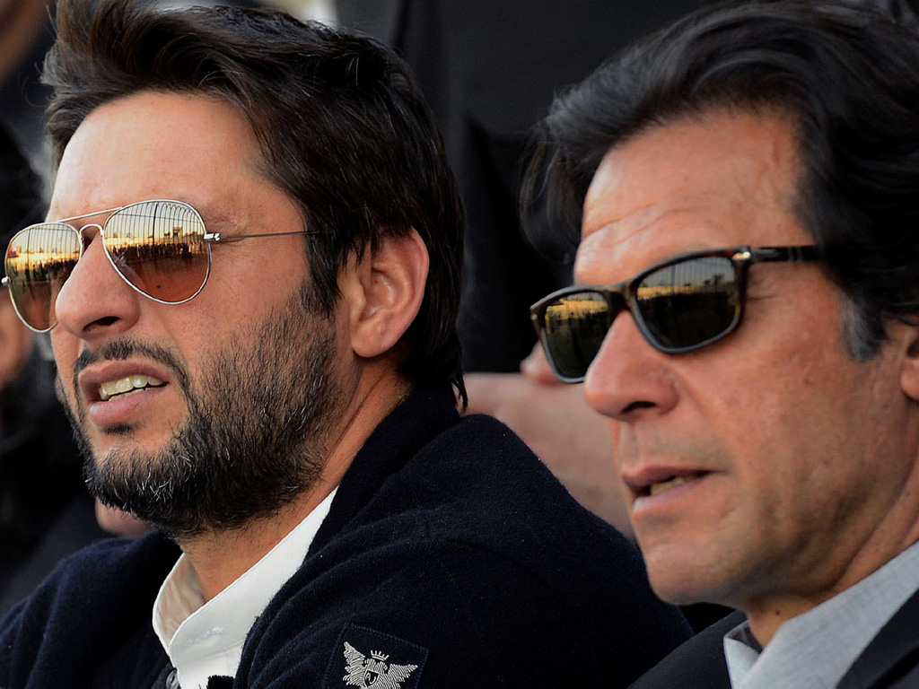 Shahid Afridi Gets Hate For Criticizing Imran Khan