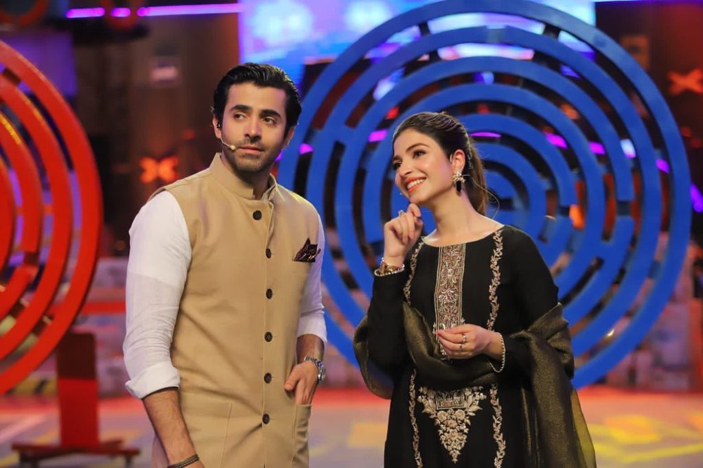 Kinza Hashmi Beautiful Pictures With Sheheryar Munawar From Show