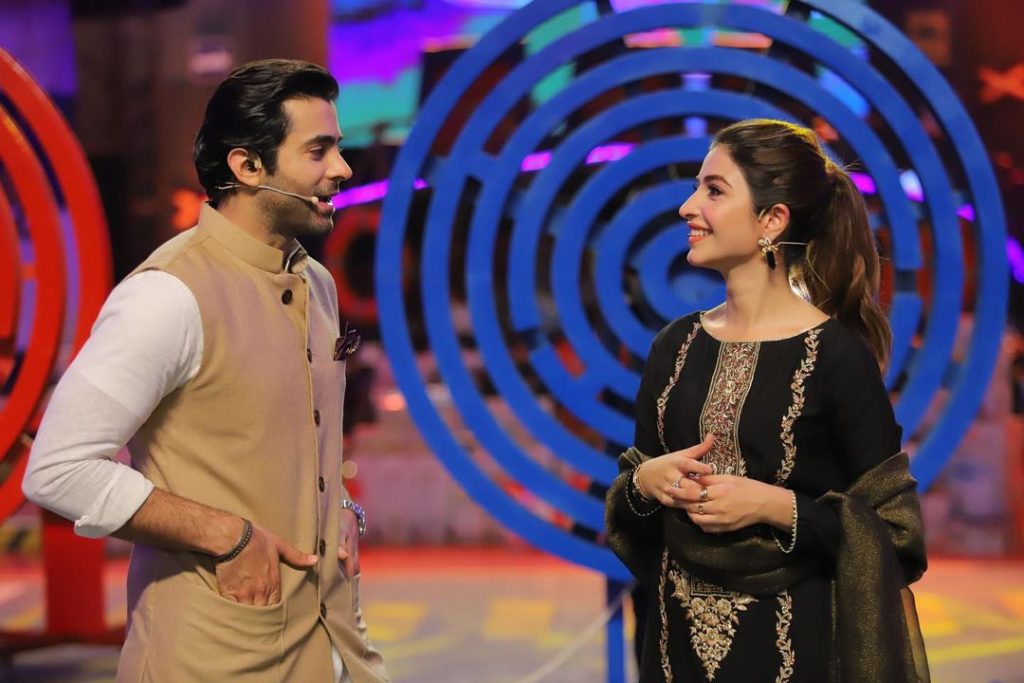 Kinza Hashmi Beautiful Pictures With Sheheryar Munawar From Show