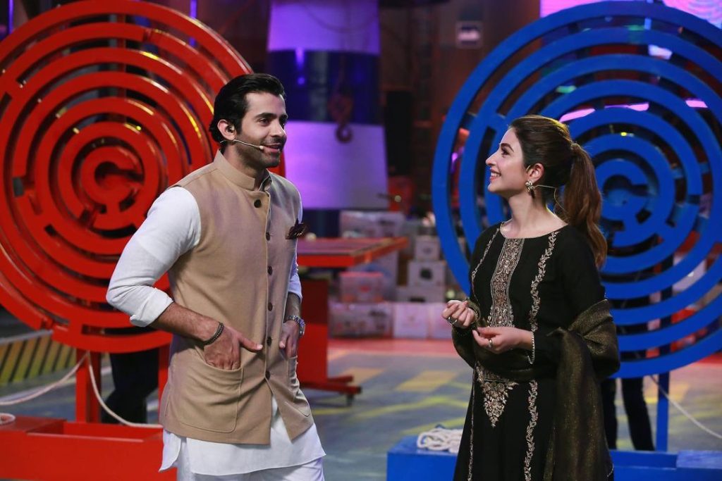 Kinza Hashmi Beautiful Pictures With Sheheryar Munawar From Show