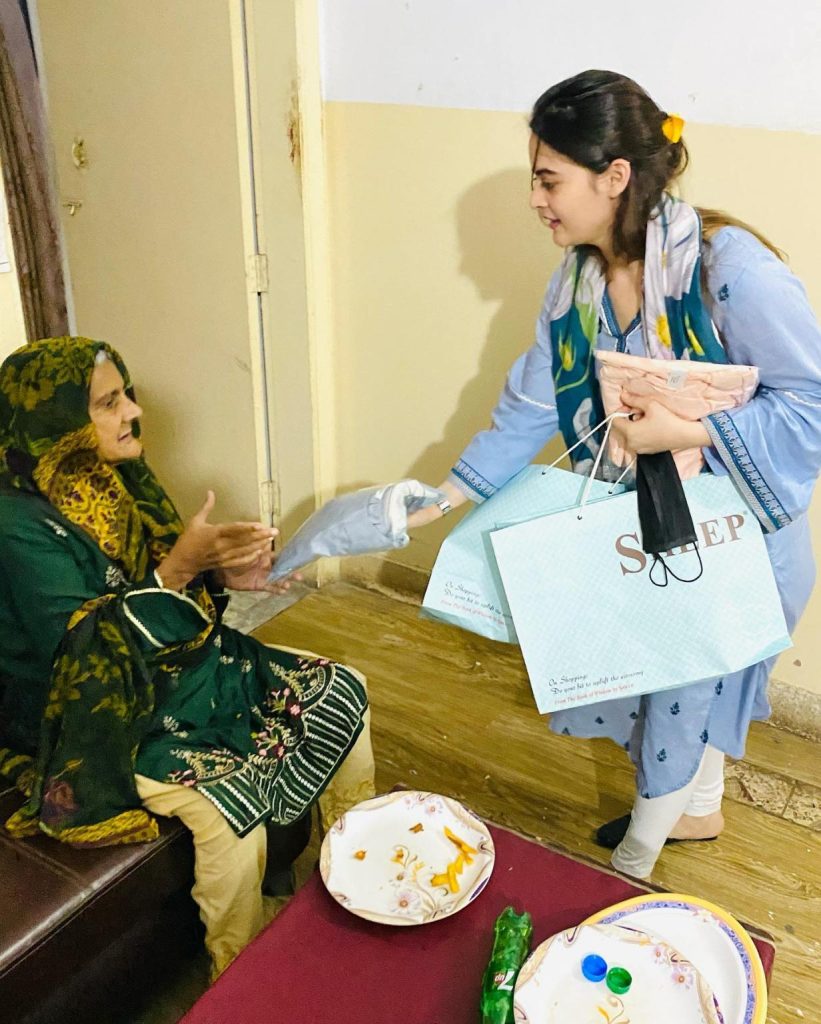 Minal Khan and Ahsan Mohsin's Iftar With Old Age Home Residents