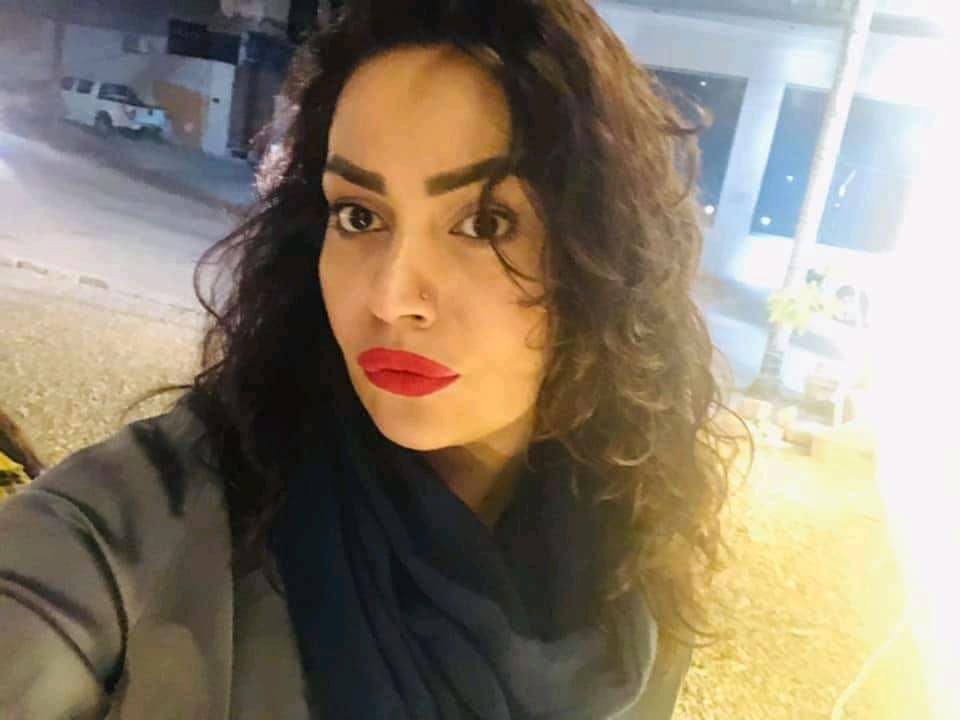 Mathira Urges Sadia Imam To Undo her Horrible Botox