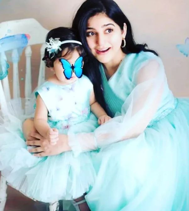 Sanam Baloch Latest Beautiful Pictures With Daughter Amaya