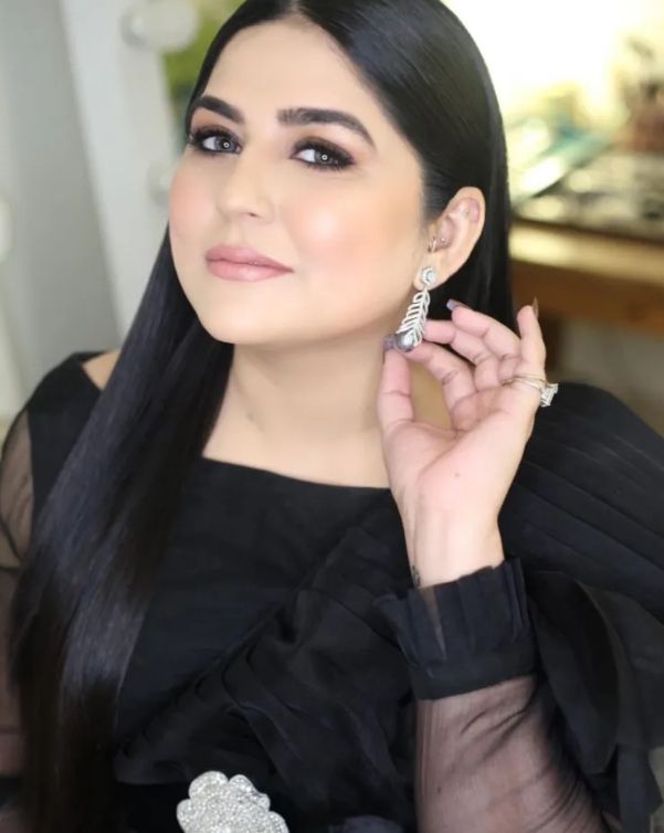 Sanam Baloch Latest Beautiful Pictures With Daughter Amaya