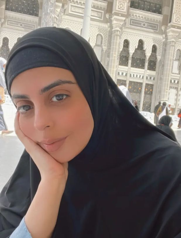 Pakistani Celebrities Perform Umrah In Ramadan 2022