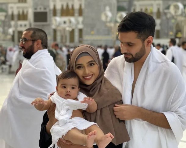 Pakistani Celebrities Perform Umrah In Ramadan 2022