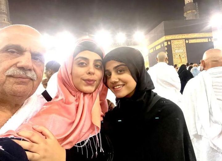 Pakistani Celebrities Perform Umrah In Ramadan 2022