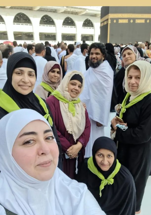 Pakistani Celebrities Perform Umrah In Ramadan 2022