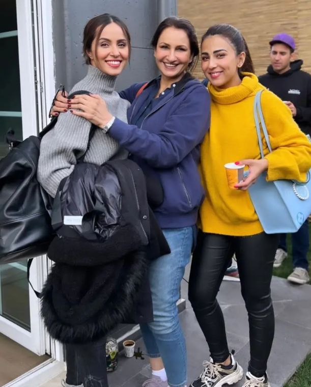 Ushna Shah With Nimra Khan And Saba Faisal In Turkey For A Project