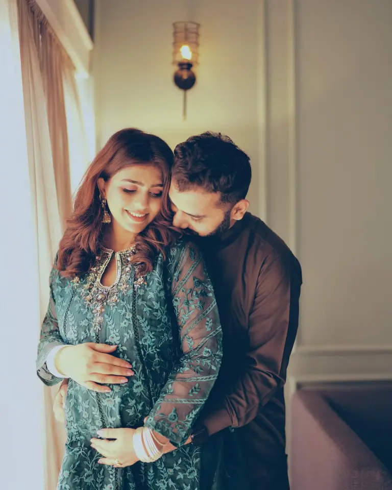 Anumta Qureshi Shares Adorable Pregnancy Pictures