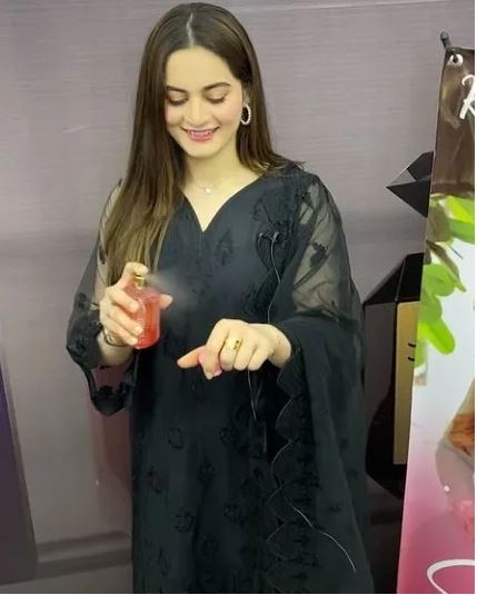 Aiman Khan's Visit To Chase Departmental Store Karachi