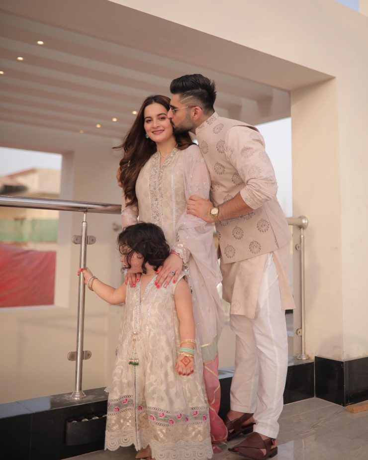 Adorable Family Pictures Of Aiman Khan From Eid Ul Fitr 2022 | Reviewit.pk