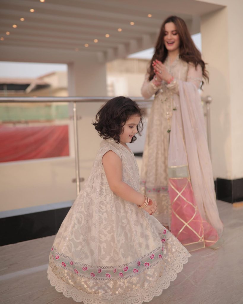 Adorable Family Pictures Of Aiman Khan From Eid Ul Fitr 2022