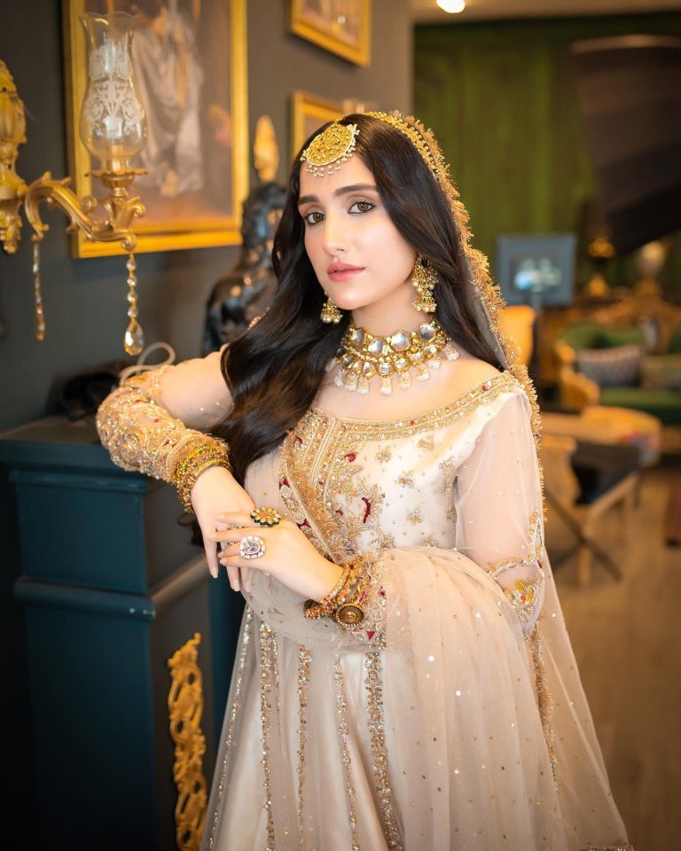 Aiza Awan Nails Ethereal Charm In Her Latest Bridal Shoot | Reviewit.pk