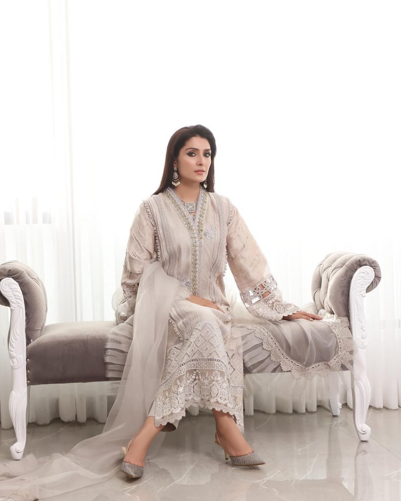 Ayeza Khan's Enchanting Family Pictures From Eid Day 2