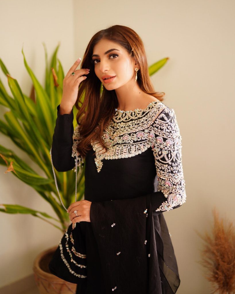 Best Dressed Pakistani Celebrities on Eid 2022