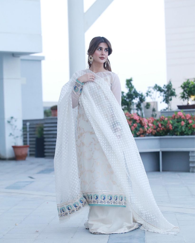 Best Dressed Pakistani Celebrities on Eid 2022