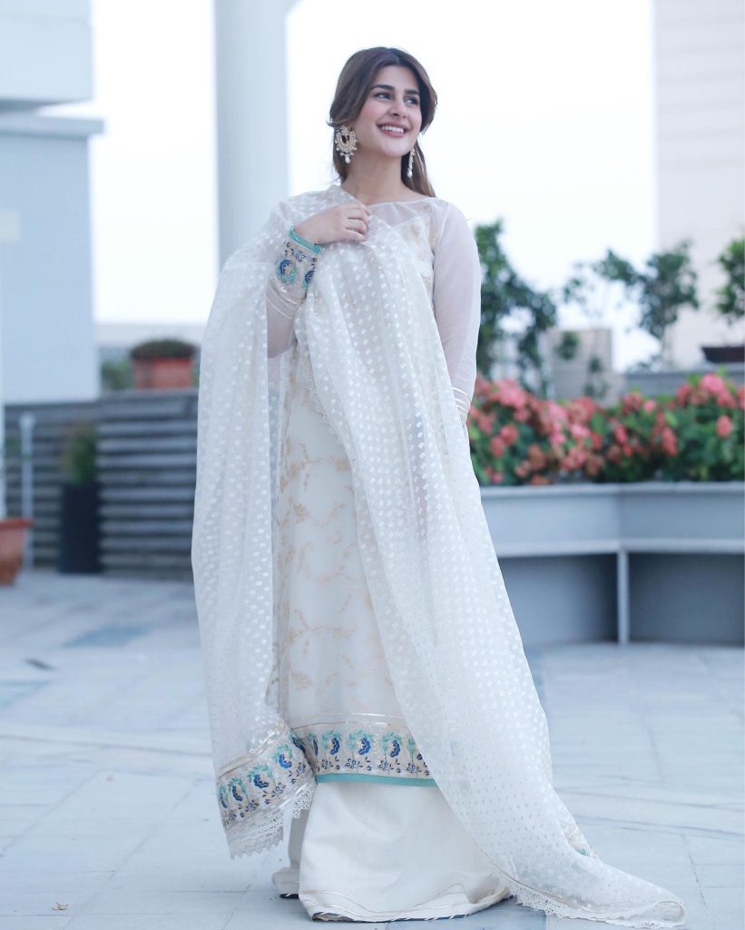 Best Dressed Pakistani Celebrities on Eid 2022