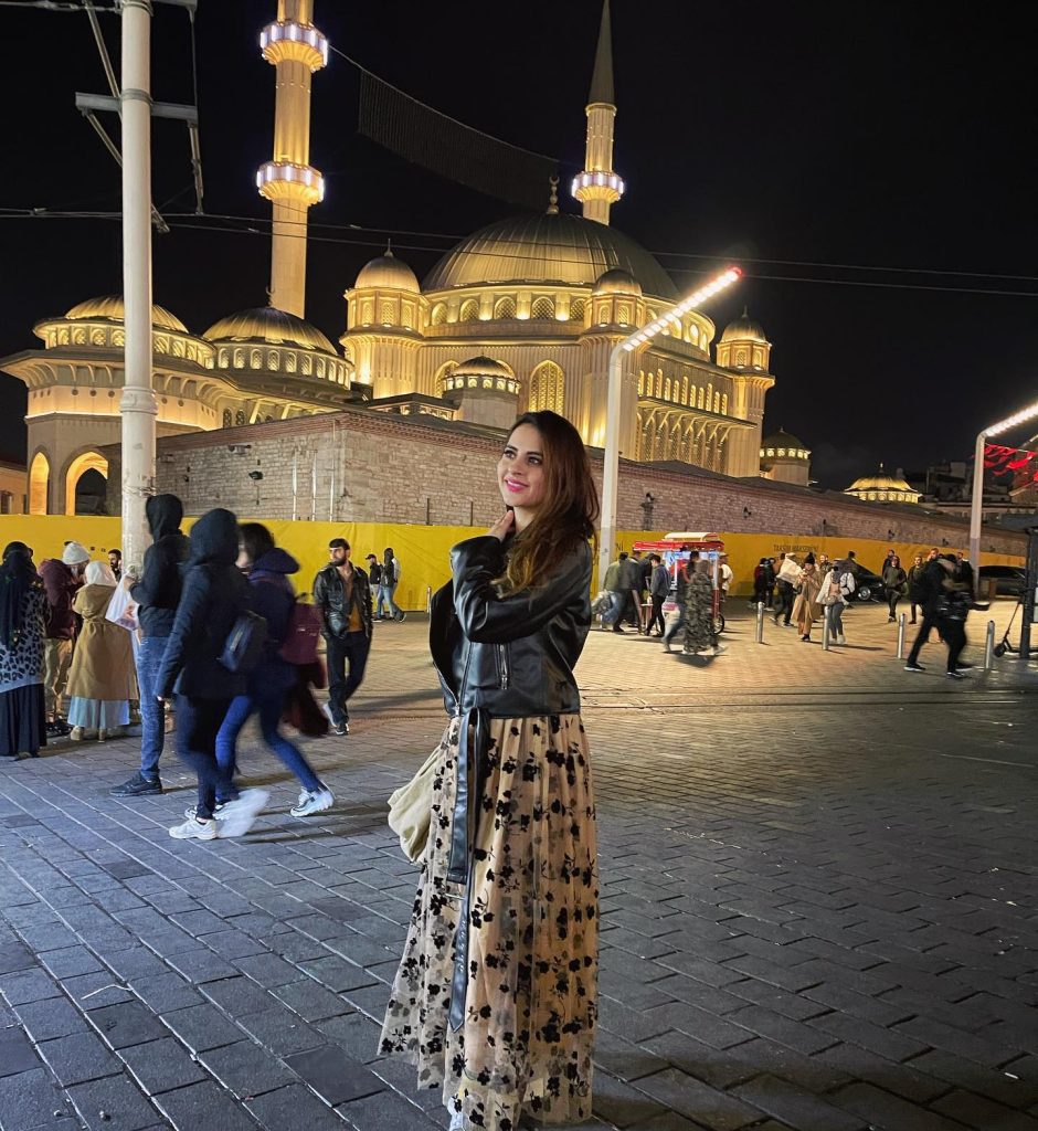 Fatima Effendi And Family Explores Exquisite Locations Of Istanbul