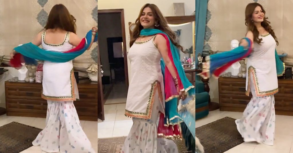 Popular Host Amber Khan's Eid Dress Invites Public Criticism