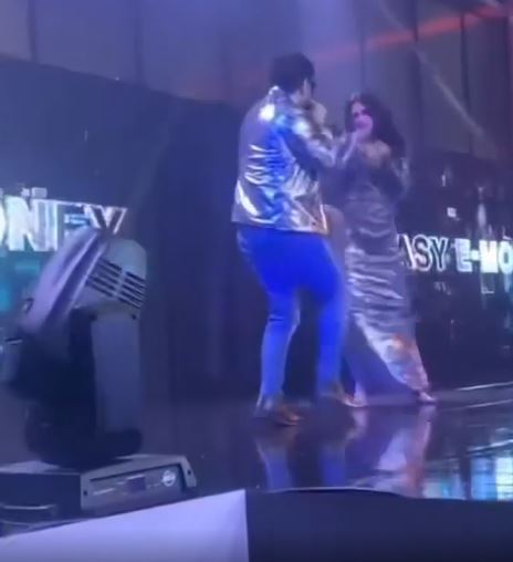 Hira And Mani’s Performance In London Invites Massive Criticism