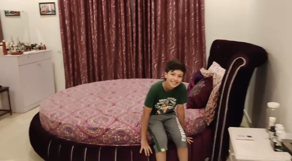 Pehlaaj Iqrar Ul Hassan Gave a Detailed Tour of His House