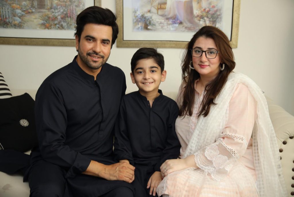 Junaid Khan Family Pictures From Eid UL Fitr 2022 | Reviewit.pk